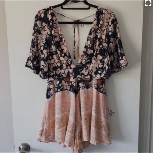 LF pink and blue cut out romper. - Picture 2 of 3